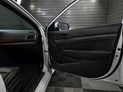 Used 2018 Hyundai Elantra Sport image 31