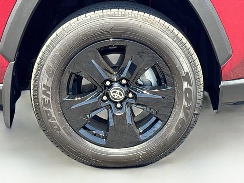 Certified 2025 Toyota RAV4 XLE AWD/4WD image 32