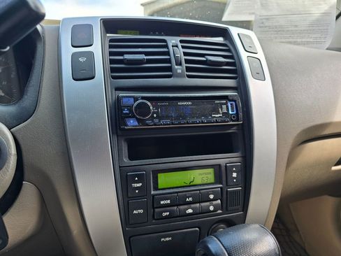 Used 2007 Hyundai Tucson SE image 5