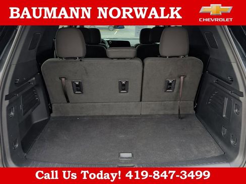 Used 2025 Chevrolet Traverse LT w/ Midnight/Sport Edition image 14
