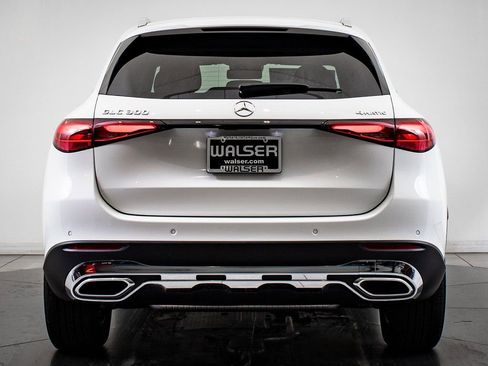 Used 2025 Mercedes-Benz GLC 300 4MATIC image 7