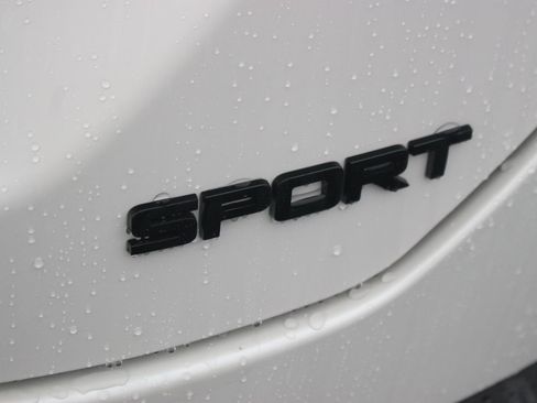 Used 2025 Honda Pilot Sport image 10