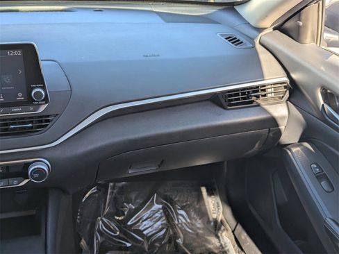 Used 2022 Nissan Altima 2.5 SV image 15