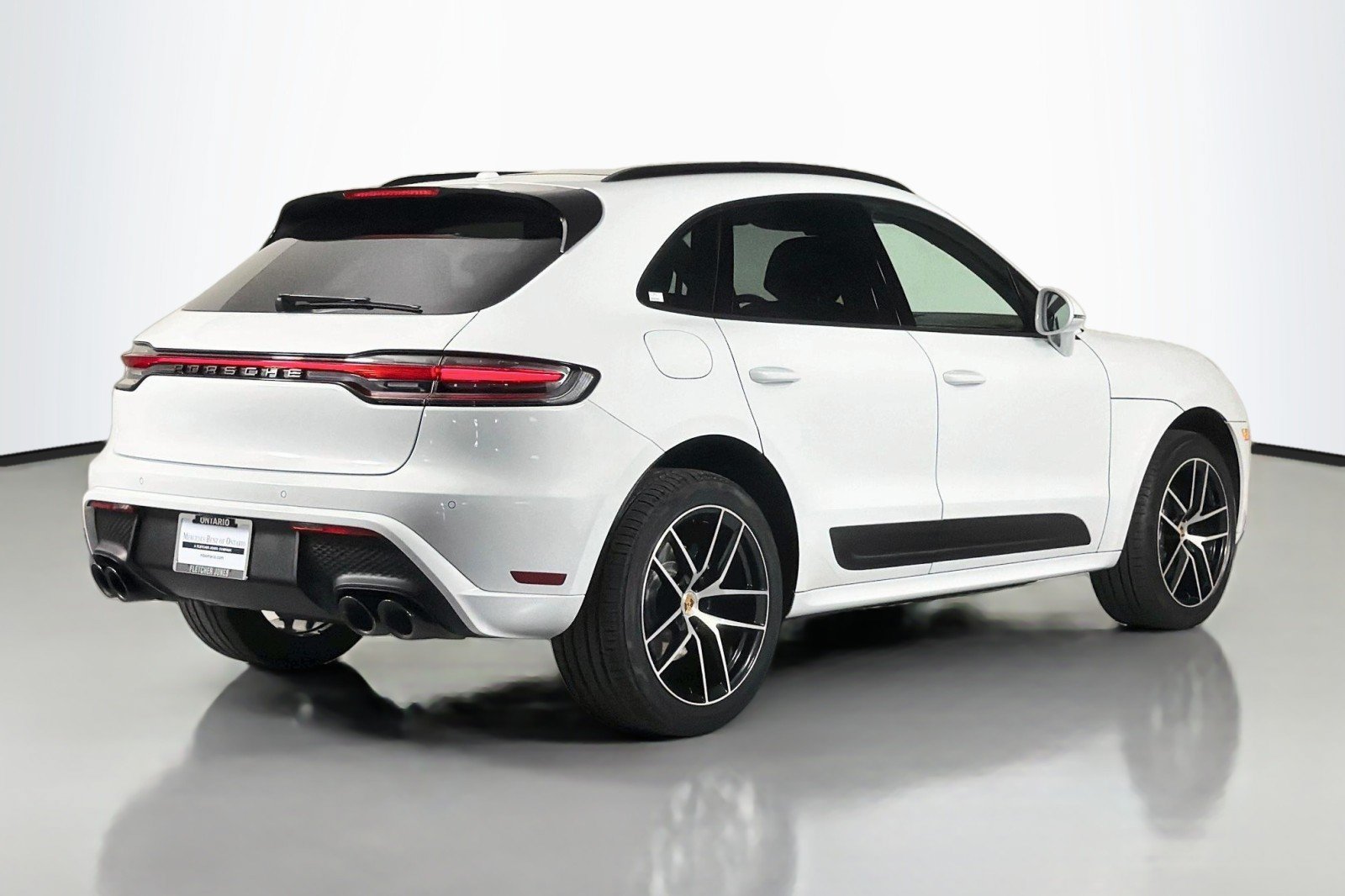 Used 2023 Porsche Macan AWD/4WD image 11