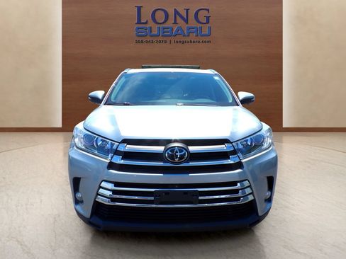 Used 2017 Toyota Highlander Limited Platinum AWD/4WD image 5