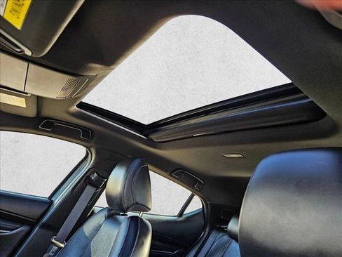 Used 2019 MAZDA MAZDA3 Hatchback w/ Premium Package image 14