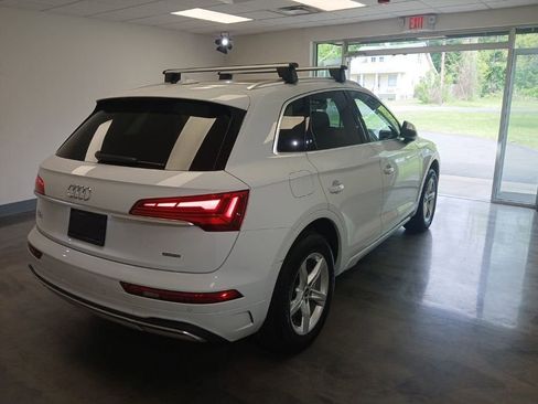 Used 2023 Audi Q5 2.0T Premium w/ Convenience Package AWD/4WD image 2
