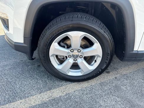 Certified 2021 Jeep Compass Latitude w/ Sun and Sound Group AWD/4WD image 11
