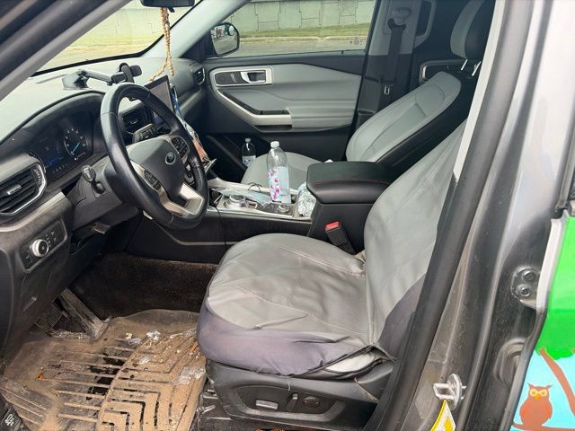 Used 2021 Ford Explorer XLT w/ Equipment Group 202A AWD/4WD image 6