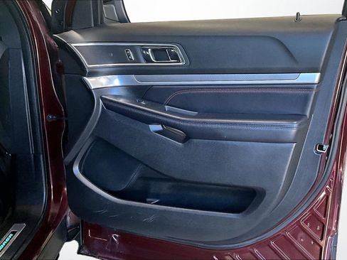 Used 2018 Ford Explorer Sport AWD/4WD image 28