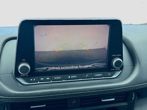 Used 2021 Nissan Rogue S FWD image 10