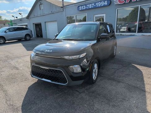 Used 2022 Kia Soul LX w/ Technology Package FWD image 3