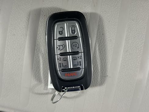 Used 2024 Chrysler Pacifica Touring-L FWD image 26