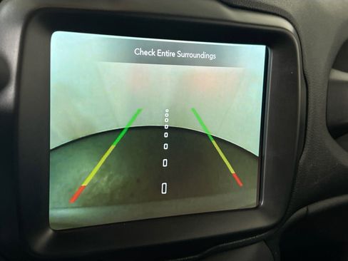 Used 2022 Jeep Renegade Altitude w/ Convenience Group image 14