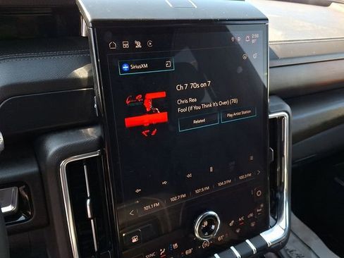 Used 2025 GMC Yukon Denali image 13