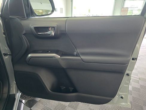 Used 2023 Toyota Tacoma TRD Off-Road w/ TRD Premium Off Road Package image 42