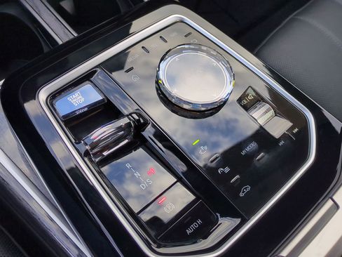 Certified 2023 BMW 740i w/ Parking Assistance Package image 25