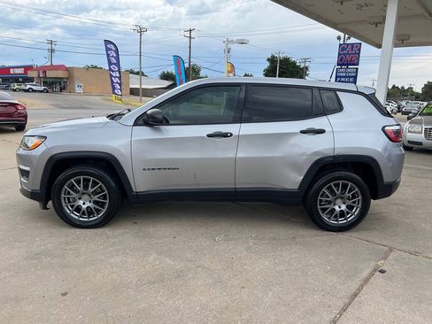 Used 2018 Jeep Compass Sport FWD image 5