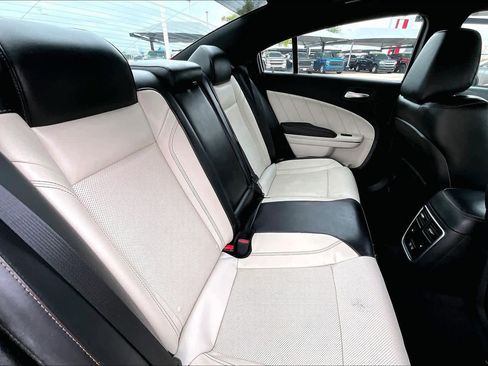 Used 2017 Dodge Charger SXT w/ Plus Group image 19
