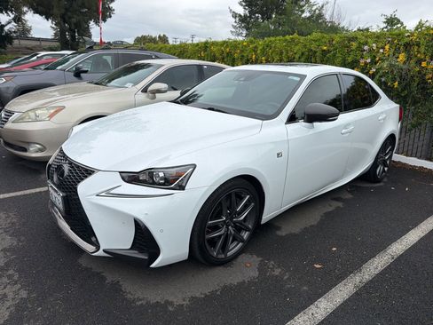 Used 2018 Lexus IS 300 F Sport image 4