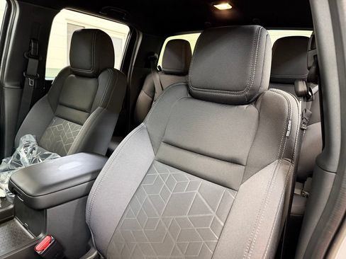 New 2026 Nissan Frontier SV w/ Tow Package AWD/4WD image 17