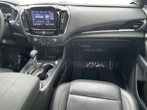 Used 2023 Chevrolet Traverse LT FWD image 28