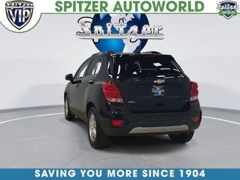 Used 2020 Chevrolet Trax LT w/ LT Convenience Package FWD image 9