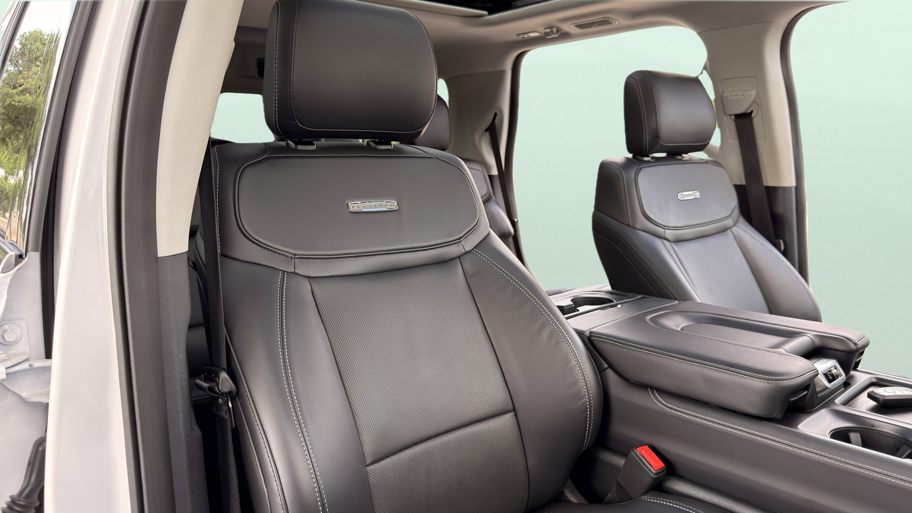 Used 2025 Ford Expedition Platinum AWD/4WD image 47