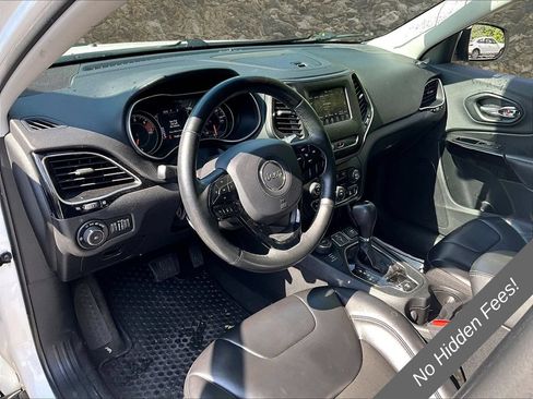 Used 2019 Jeep Cherokee Latitude Plus AWD/4WD image 10