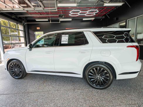 Used 2025 Hyundai Palisade Calligraphy AWD/4WD image 2