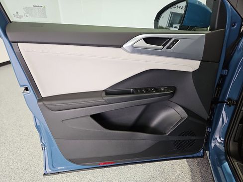 New 2026 Volkswagen Taos SE FWD image 15