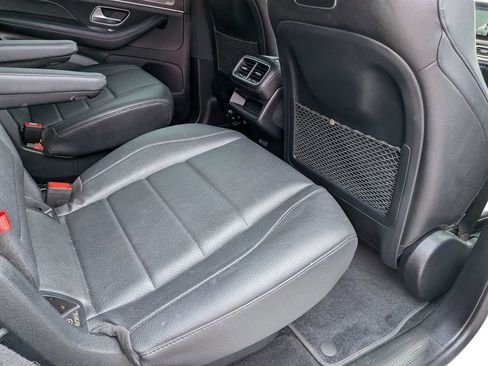 Used 2020 Mercedes-Benz GLS 450 4MATIC image 25
