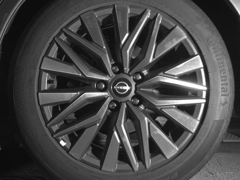 Used 2025 Nissan Altima 2.5 SV image 14