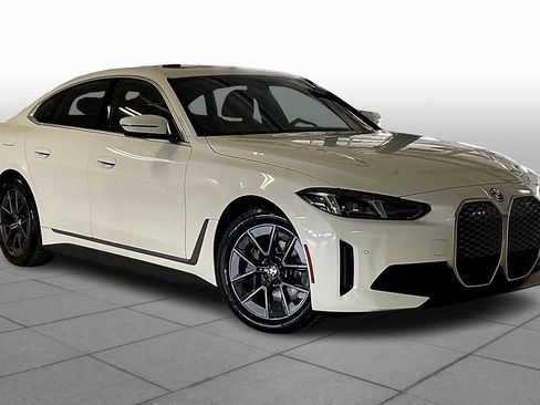 Used 2025 BMW i4 eDrive40 w/ Driving Assistance Package image 2