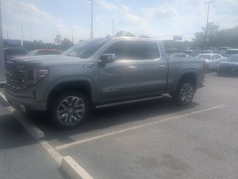 Used 2023 GMC Sierra 1500 Denali w/ Denali Reserve Package AWD/4WD image 2
