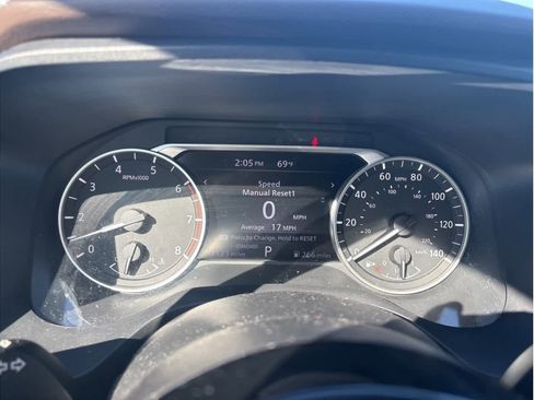 Used 2022 Nissan Rogue SV image 19