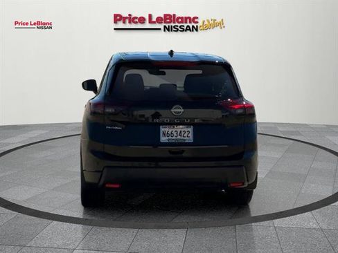 Used 2025 Nissan Rogue S image 5