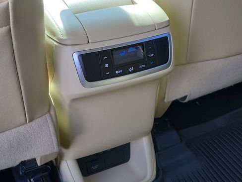 Certified 2018 Toyota Highlander XLE image 14