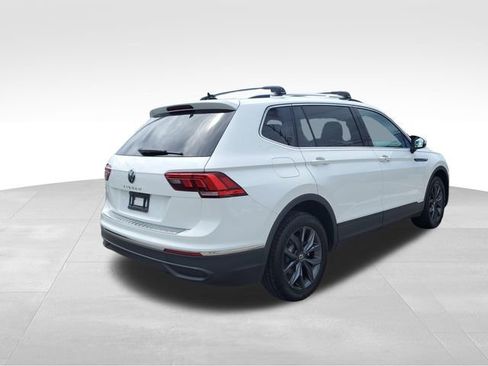 Used 2022 Volkswagen Tiguan SE FWD image 4