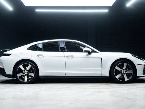 Used 2025 Porsche Panamera w/ Premium Package RWD image 9