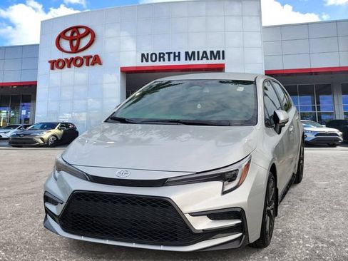 Used 2026 Toyota Corolla SE FWD image 2