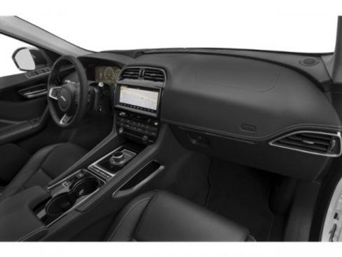 Used 2018 Jaguar F-PACE R-Sport image 13