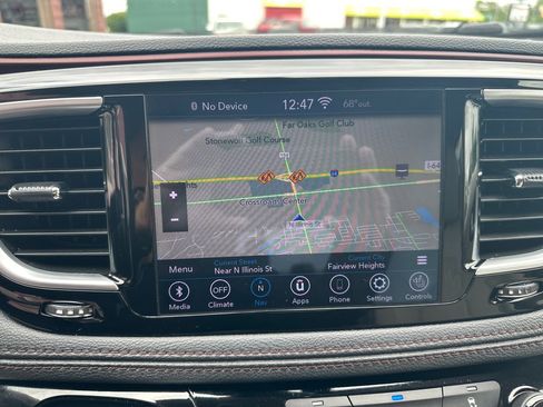 Used 2020 Chrysler Pacifica Limited FWD image 23