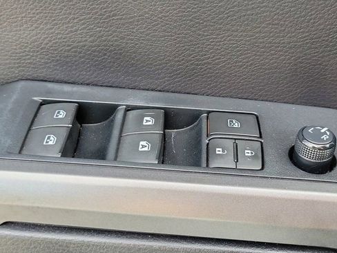 Used 2020 Toyota Tacoma TRD Sport image 29