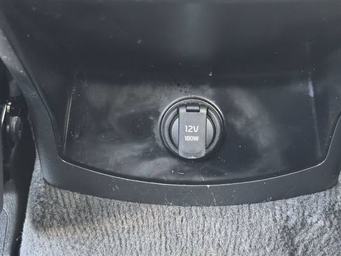 Used 2025 Kia Sorento LX FWD image 23