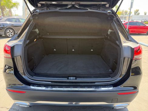 Used 2022 Mercedes-Benz GLA 250 w/ Premium Package Lite image 17