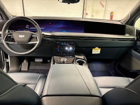 New 2026 Cadillac Escalade IQL Luxury w/ LPO, Floor Liner Package image 31