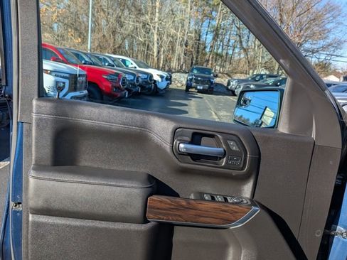 Used 2022 GMC Sierra 1500 SLT w/ SLT Premium Package image 12