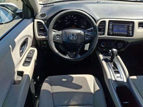 Used 2016 Honda HR-V LX image 10