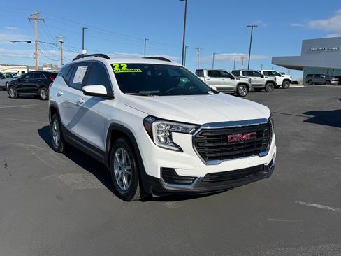 Used 2022 GMC Terrain SLE w/ Driver Convenience Package image 1